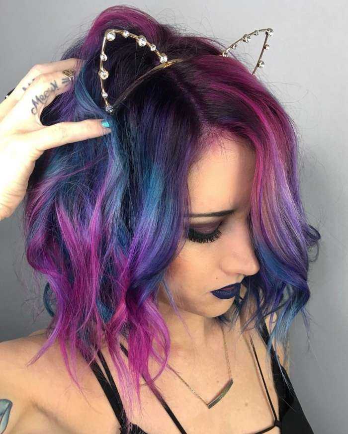Девушки с цветными волосами на фото