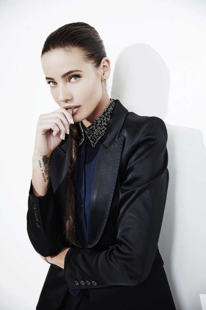 Стефани Корнелиуссен на фото