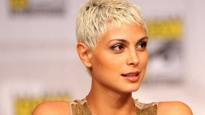 Девушки с короткими волосами на фото