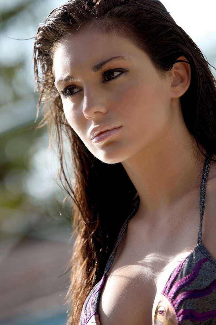 Девушка дня на фото