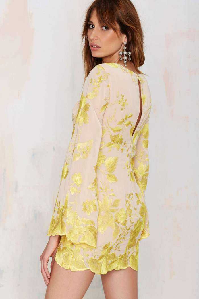 Кенза Фурати на фото