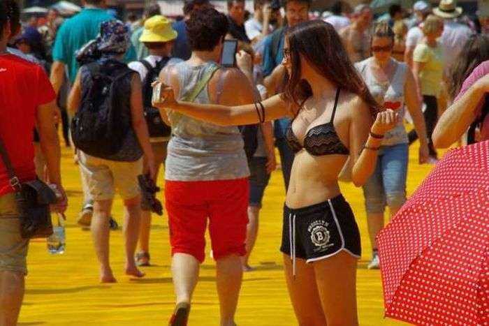 Забавные девушки