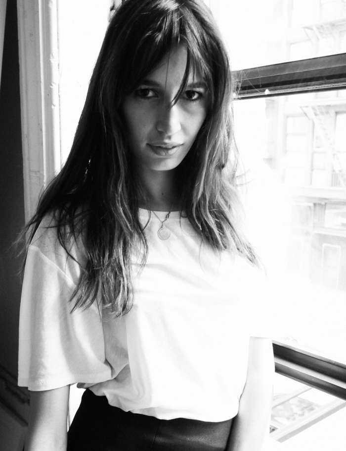 Кенза Фурати на фото