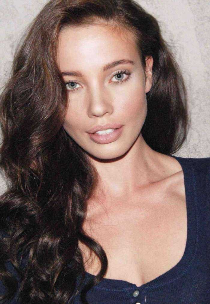 Стефани Корнелиуссен на фото