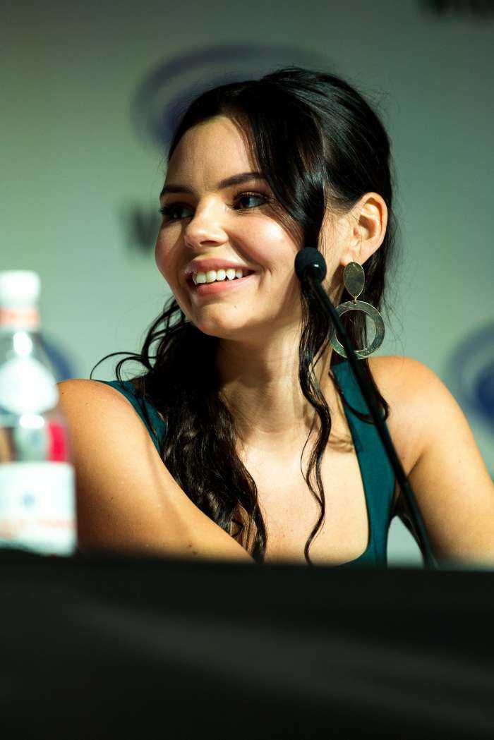 Элайн Пауэлл на фото