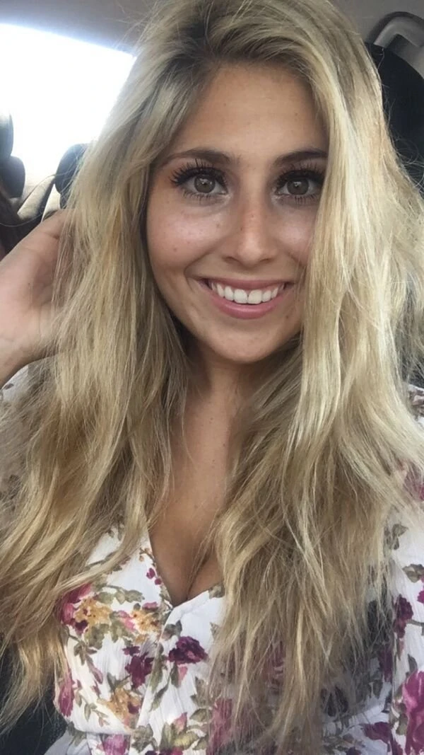 Грудастые девчонки на фото