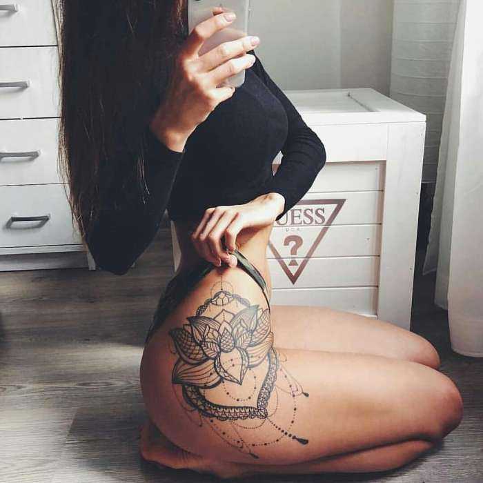 Татуировки на ногах у девушек на фото