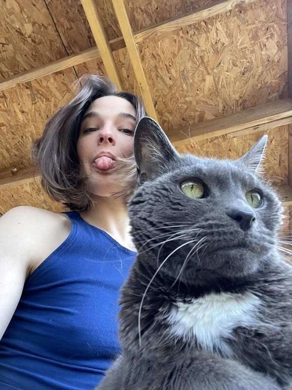 Девушки обходятся без лифчиков на фото