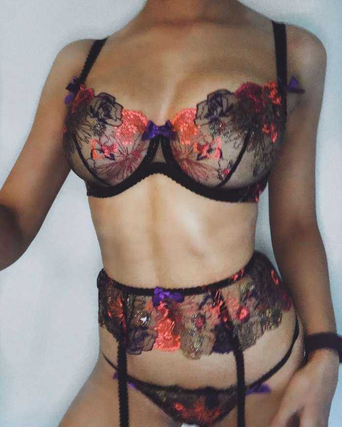 Девушки в кружевном белье на фото