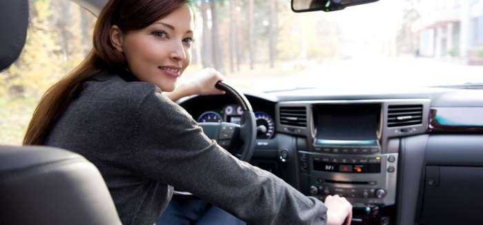 Женщины за рулем на фото
