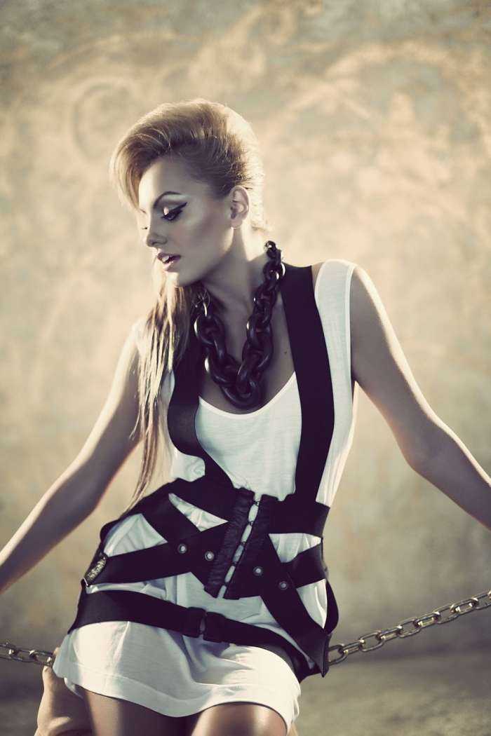 Александра Стан на фото