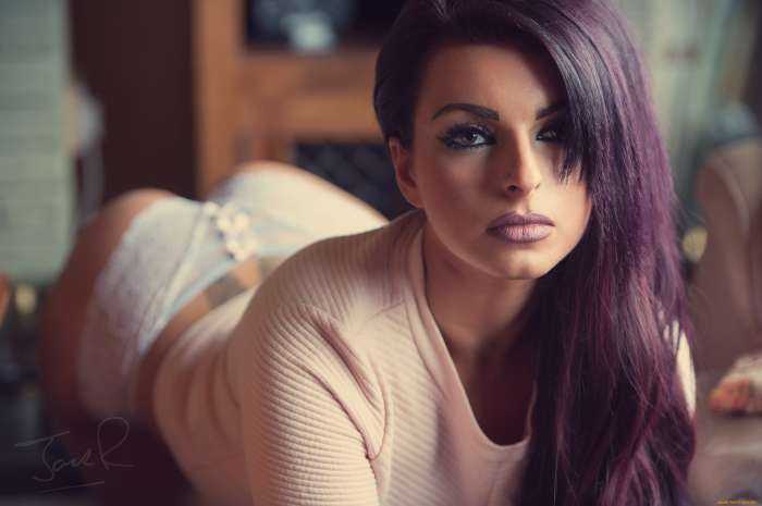 Девушки с прямыми волосами на фото