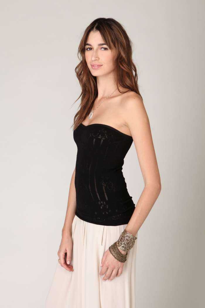 Кенза Фурати на фото