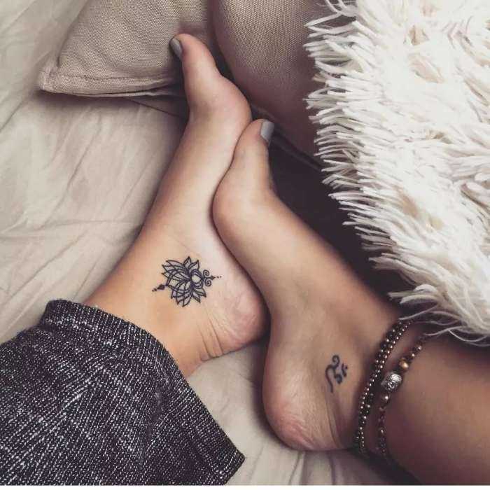 Татуировки на ногах у девушек на фото
