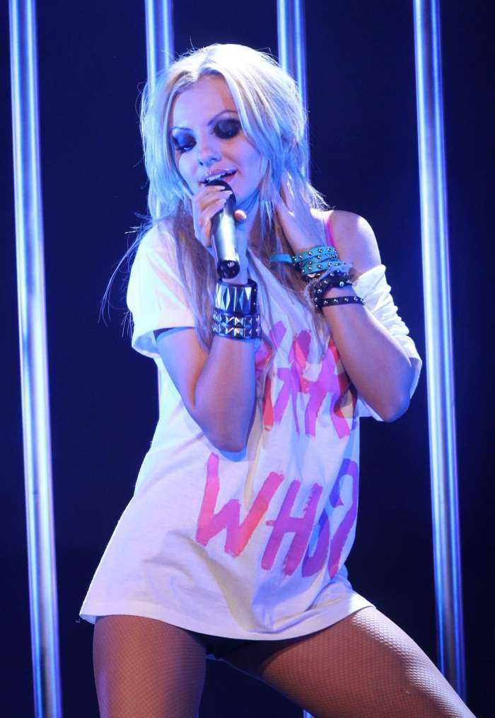 Александра Стан на фото