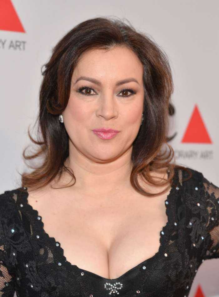 Дженнифер Тилли на фото