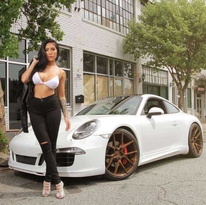 Крутые тачки и девушки на фото