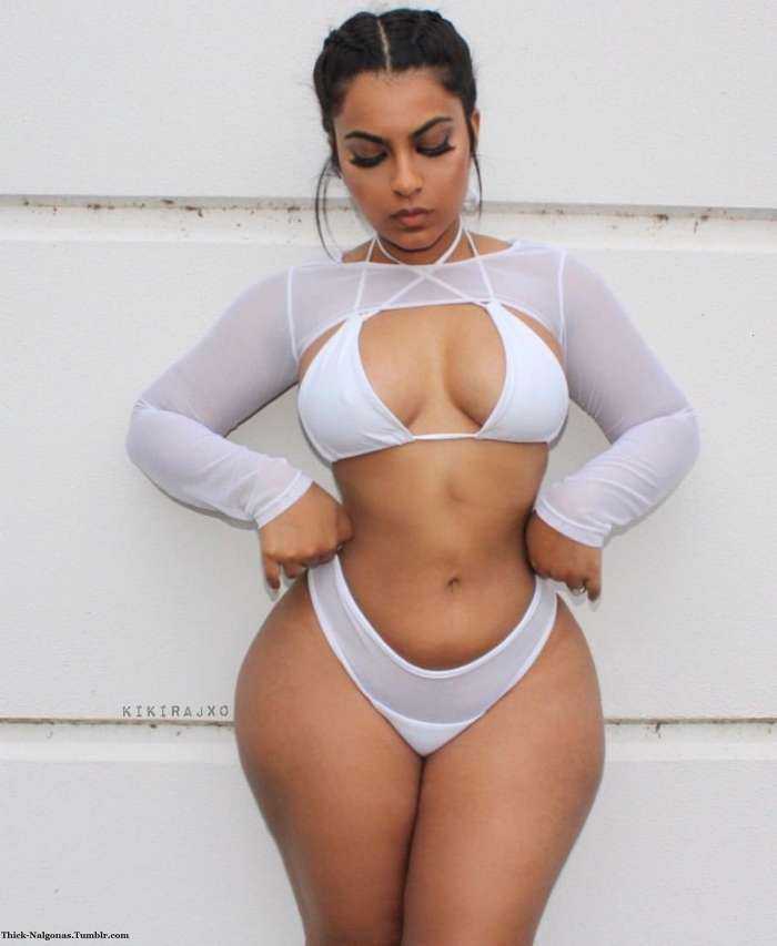 Широкие бедра и большой бюст на фото