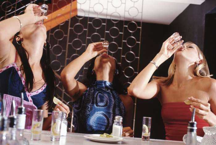 Пьяные девушки на фото