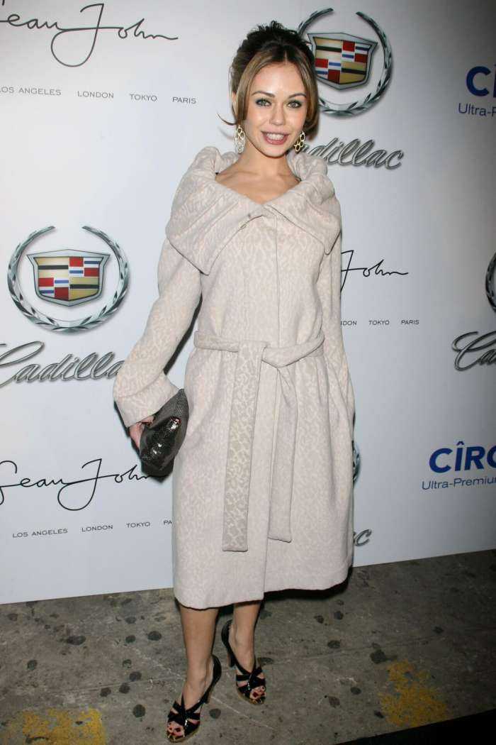 Алексис Дзена на фото