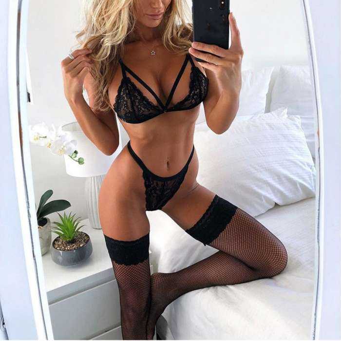 Блондинки в стрингах на фото