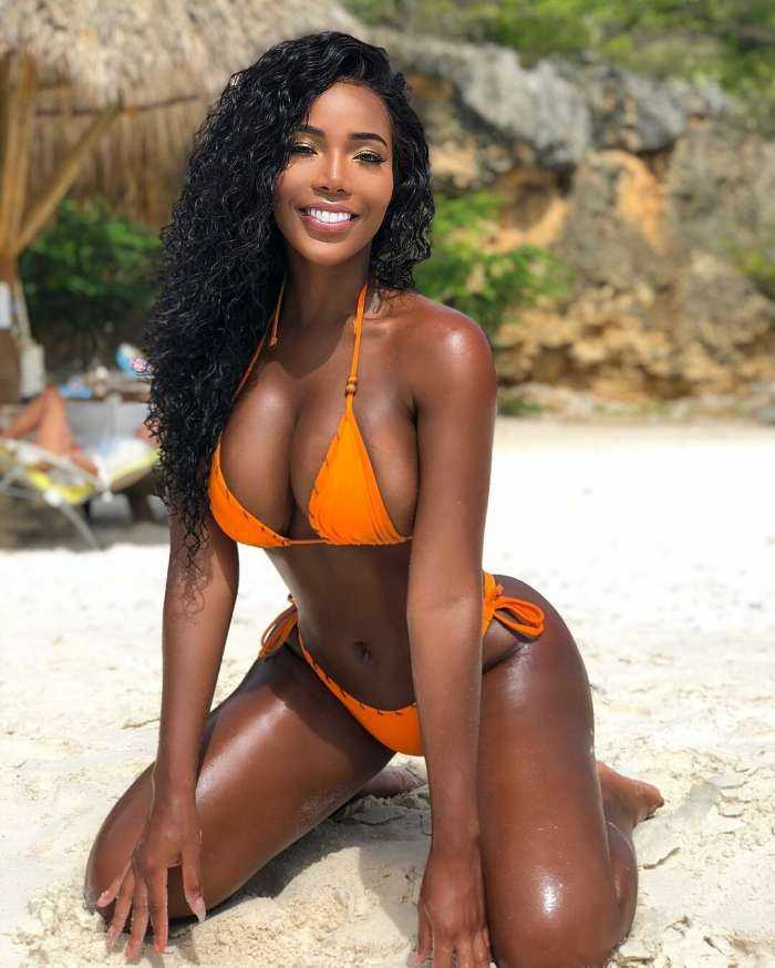 Сексуальные чернокожие девушки на фото