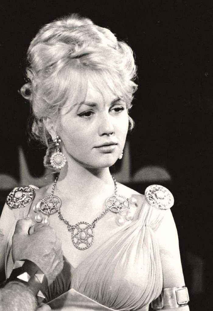 Милен Демонжо на фото