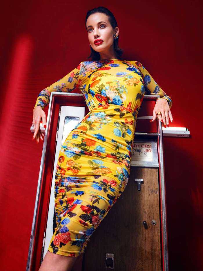 Стефани Корнелиуссен на фото