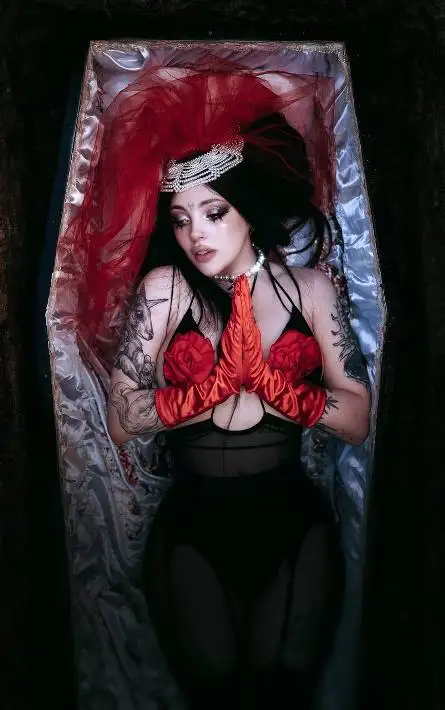 От скандалов до успеха: Фото тик-ток блогерши Дарьи Каплан