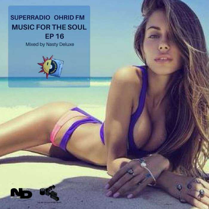 Красотки в купальниках на фото