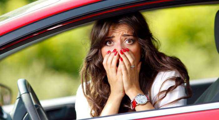 Женщины за рулем на фото