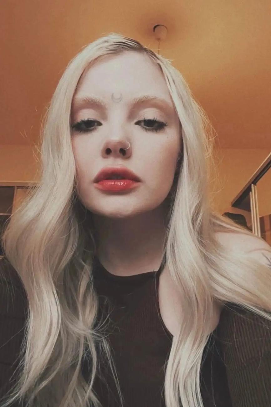 От скандалов до успеха: Фото тик-ток блогерши Дарьи Каплан