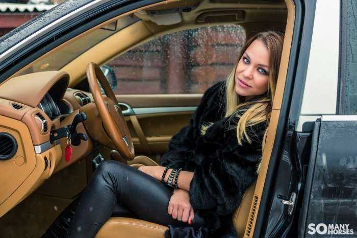 Женщины за рулем на фото