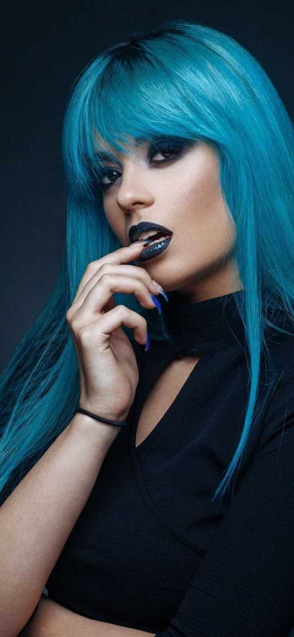 Девушки с цветными волосами на фото