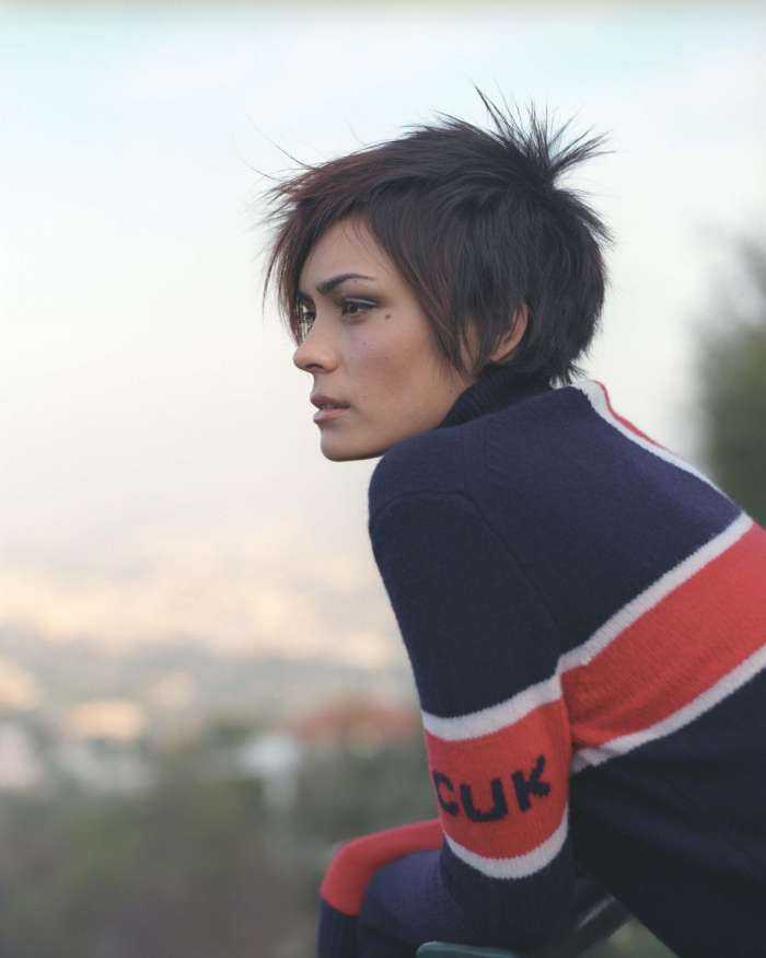 Девушки с короткими волосами на фото