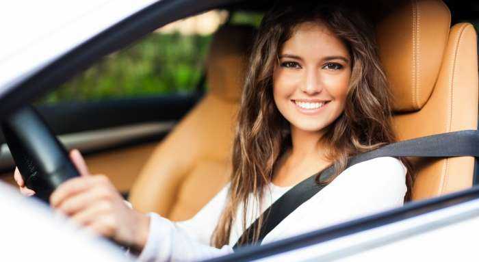 Женщины за рулем на фото