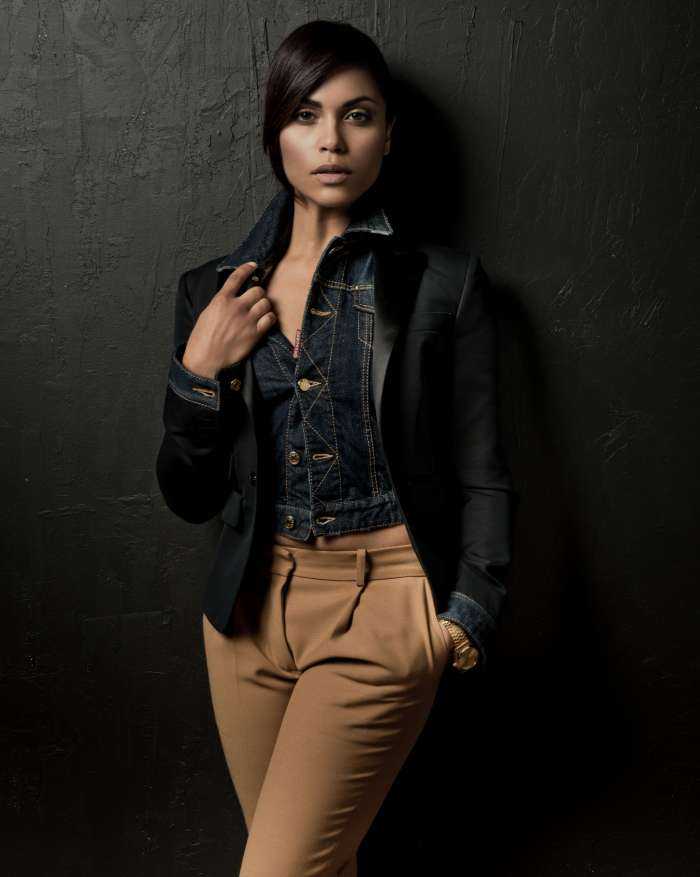 Моника Реймунд на фото