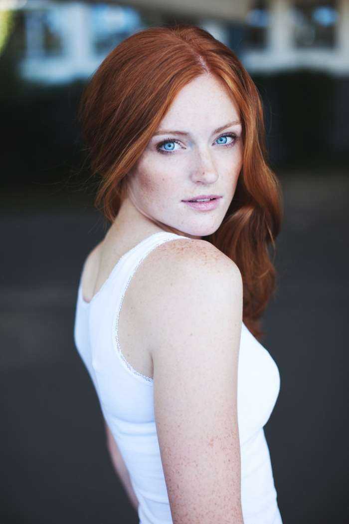 Рыжеволосые девушки с голубыми глазами на фото