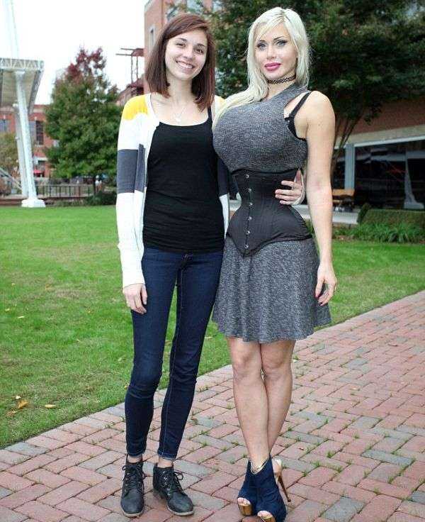 Очередная любительница пластических операций