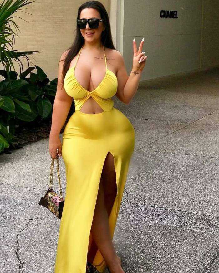 Широкие бедра и большой бюст на фото