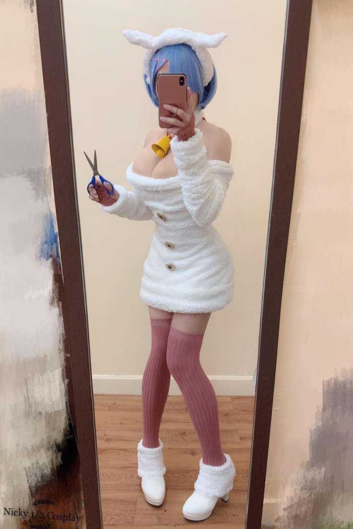 Страстная красотка с огромной армией поклонников доставляет наслаждение