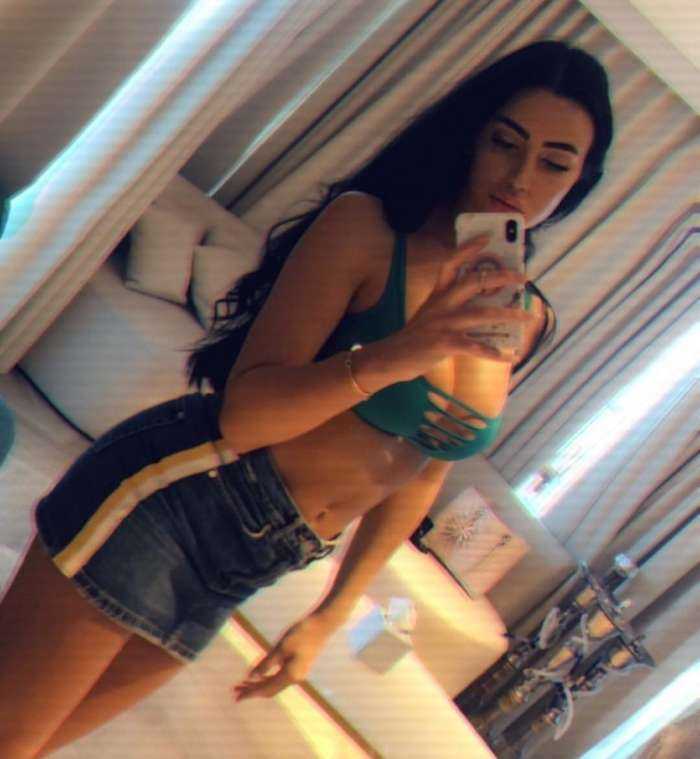 Фото симпатичных девушек из социальных сетей