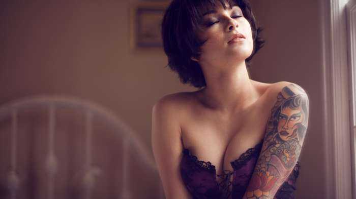 Девушки с короткими волосами на фото