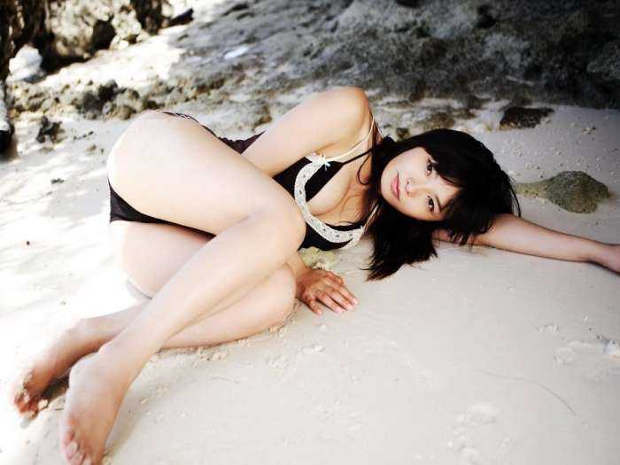 Азиатки в бикини на фото
