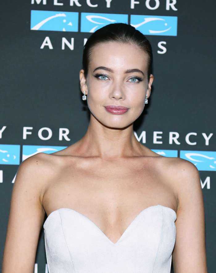 Стефани Корнелиуссен на фото