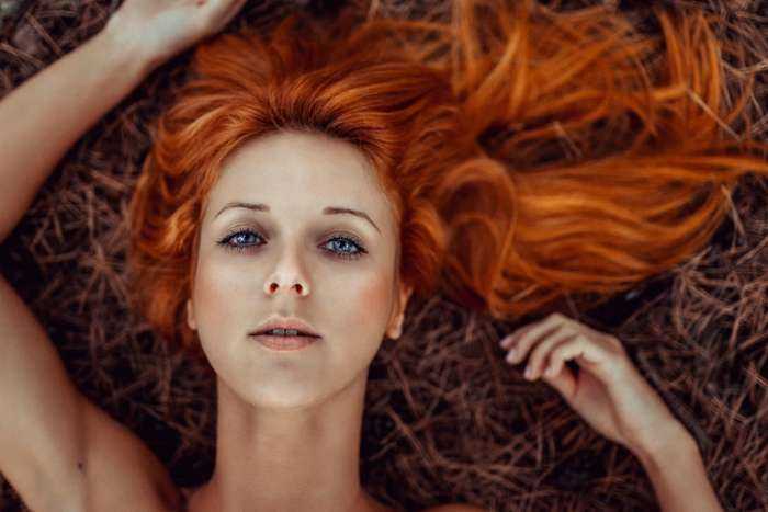 Рыжеволосые девушки с голубыми глазами на фото