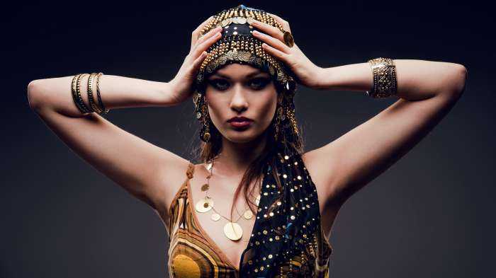 Красивые восточные девушки на фото