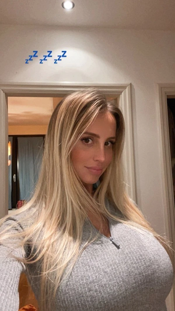 Грудастые девчонки на фото