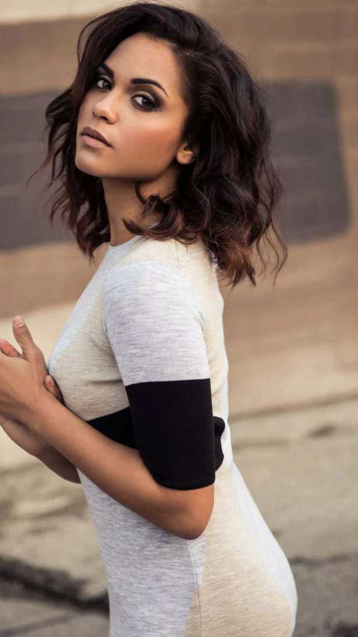 Моника Реймунд на фото