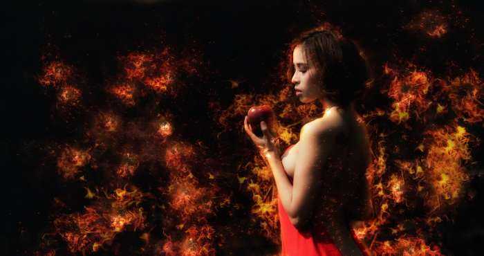 Девушки с яблоком на фото